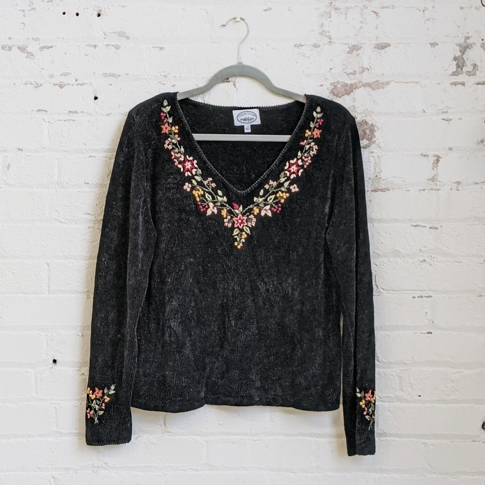 Vintage 90s Floral Embroidered Chenille Sweater | M/L
